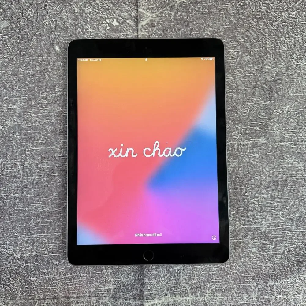 2014 Apple iPad Air 2 A1566 32 GB Wi-Fi 9.7 in Screen Silver Color Tablet IOS 15